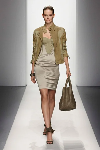 Look 11